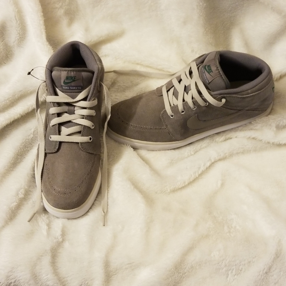 Mens Nike Suketo Midtop Suede Sneakers 9.5